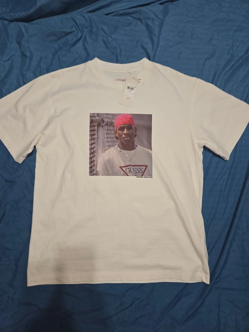 GUESS White Graphic Photo-Print Men’s T-Shirt - Picture 2 of 7